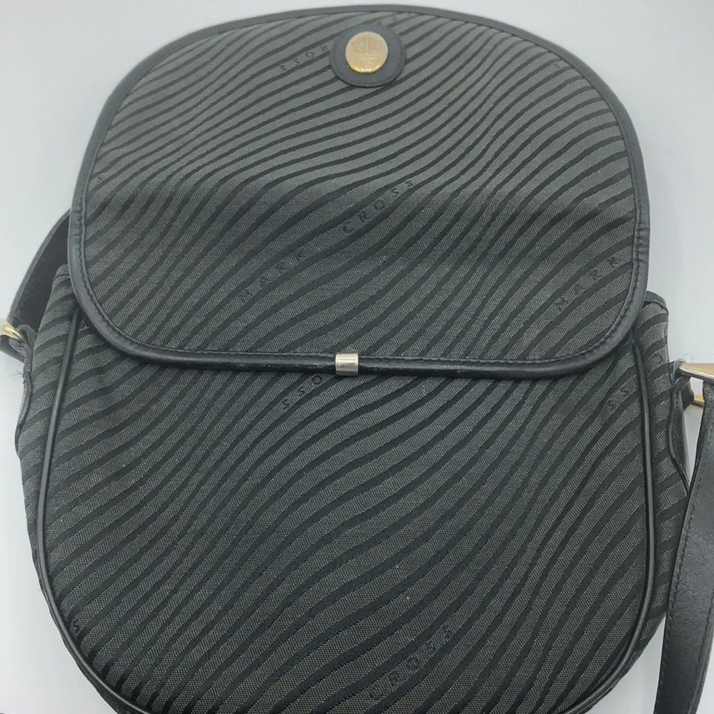 Vintage Mark Cross 1845 Women's Cross Body Shoulder Bag 8” T 9.5” W 6.5”